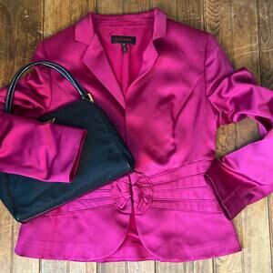 Women’s stunning Escada Fuchsia Silk Blazer with Floral Accent